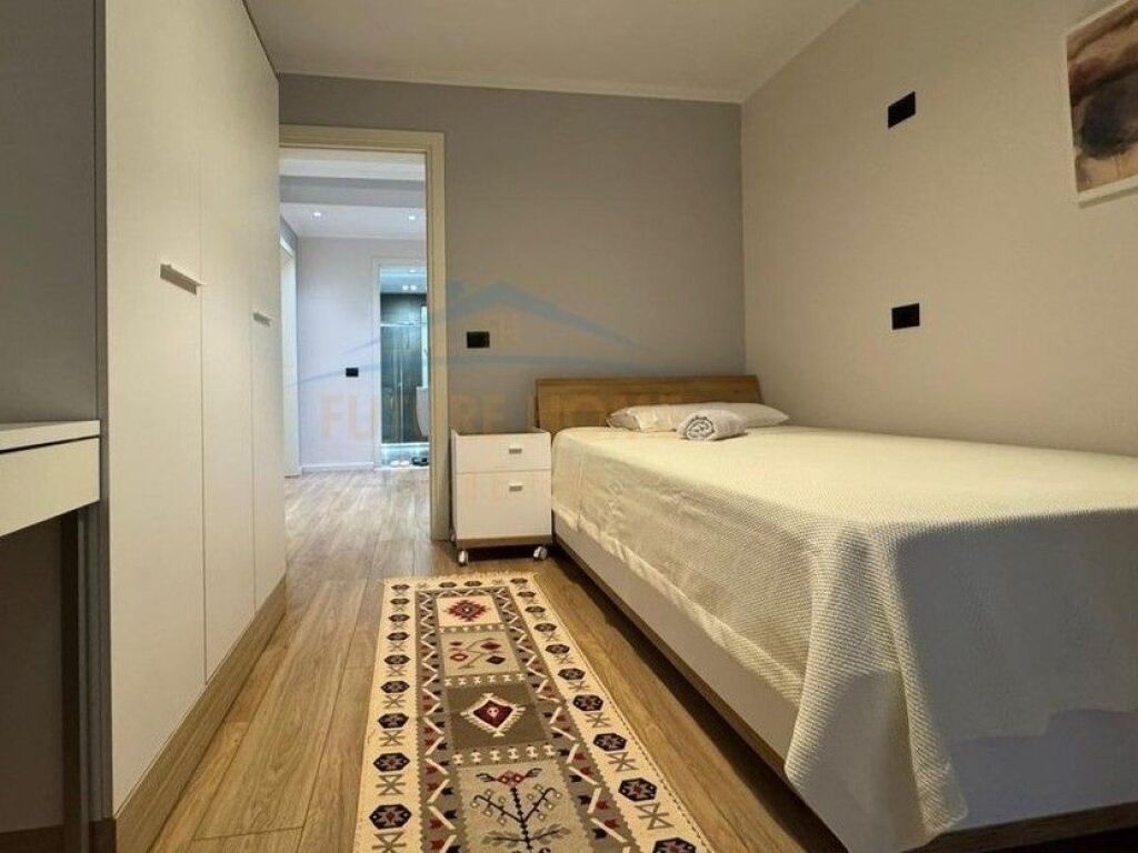 In vendita, Appartamento 2+1, Via Mine Peza, Tirana.