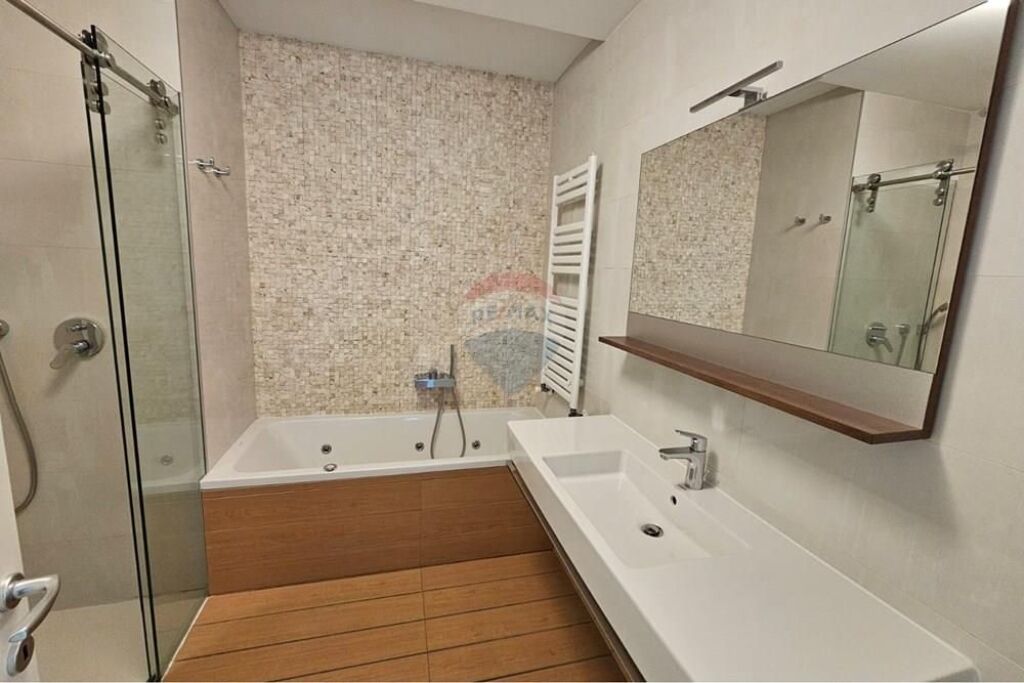 Apartment 3+1+2 for sale near the Tirana Lake