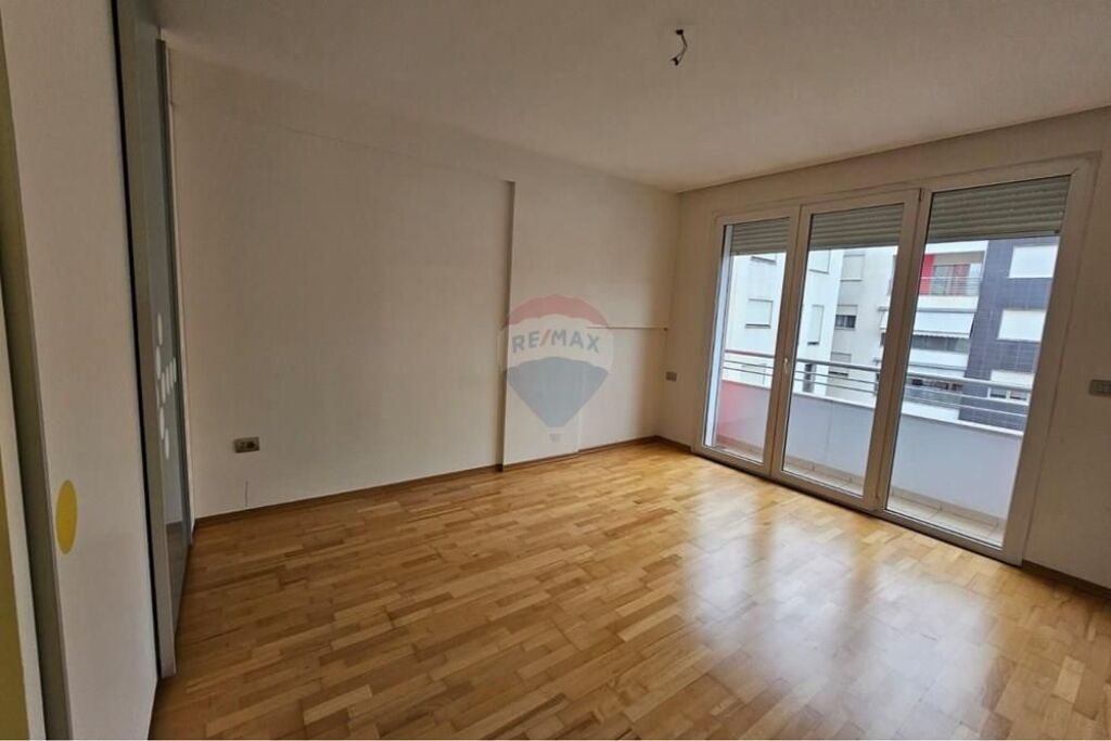 Apartment 3+1+2 for sale near the Tirana Lake