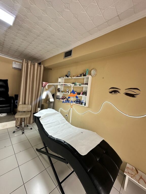NEGOZIO + MONOLOCALE 65M2 IN VENDITA "VICINO ALLA TOMBA DI BAM{" 115.000 EURO (TRATTABILE)