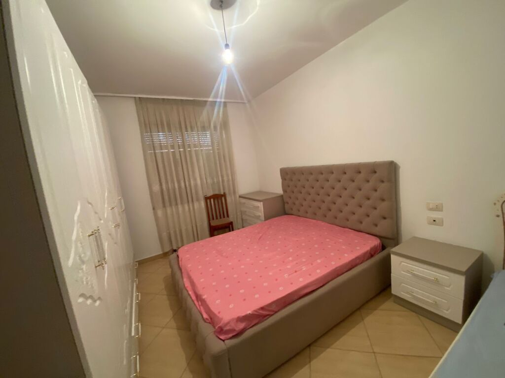 Apartament 1+1, Astir!