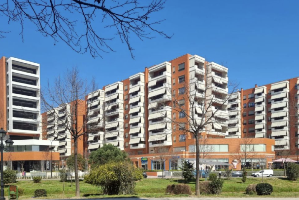 🏢 PREMIUM COMMERCIAL SPACE FOR RENT – DELIJORGJI COMPLEX