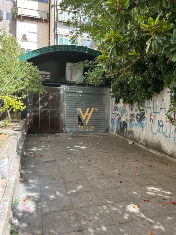 WAREHOUSE 30 M2 FOR RENT EHW, PARIS COMMUNE 30,000 LEKE