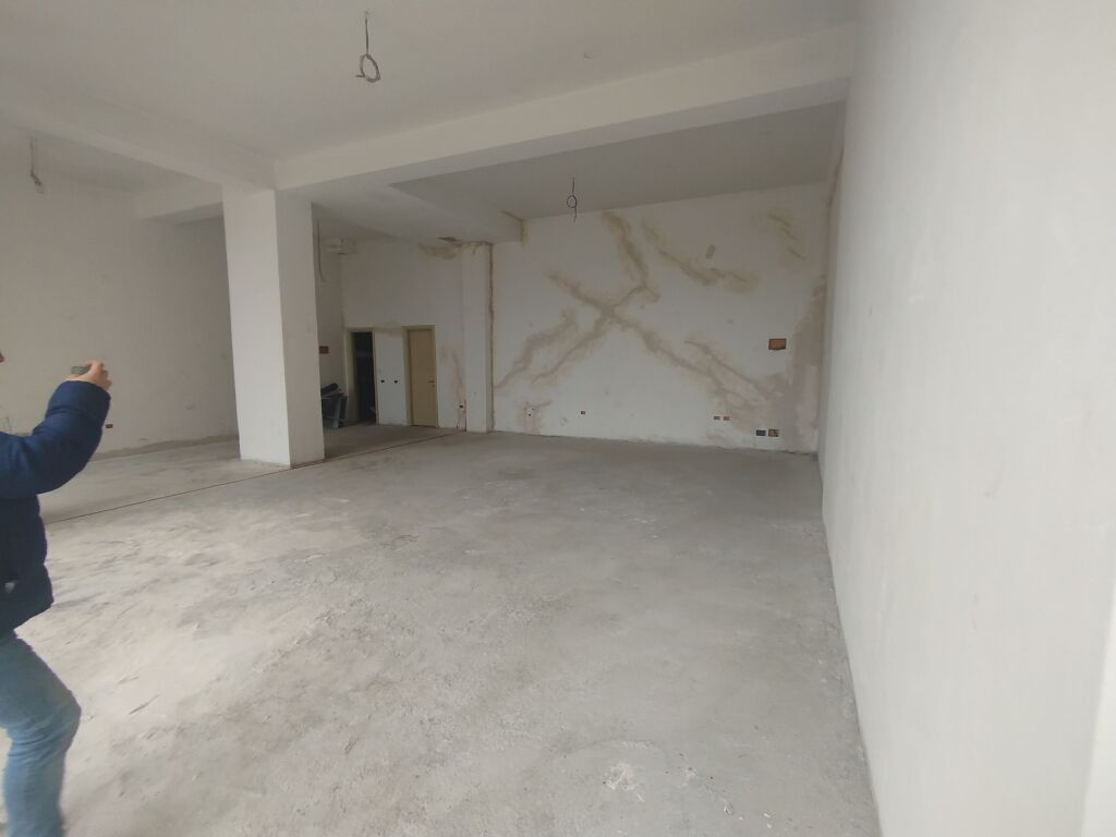 Business Premises for sale Yzberisht