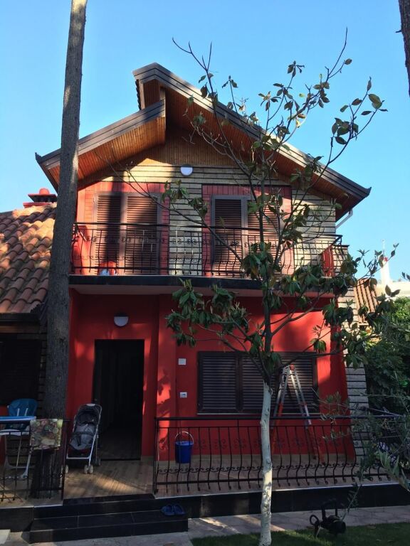 Villa for Sale in Golem