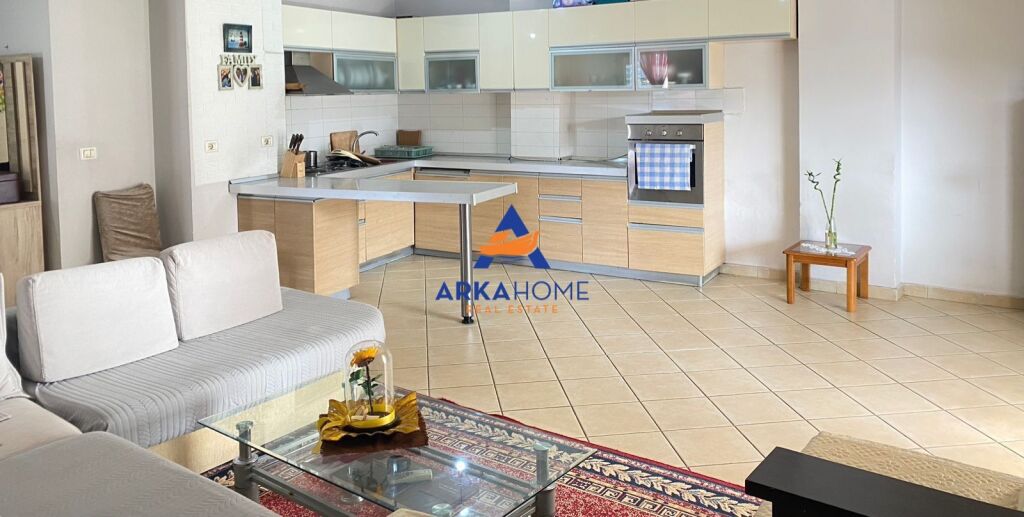 VENDESI APPARTAMENTO 2+1+2+VERANDA "TE UNAZA E RE" 1900000 LEKE
