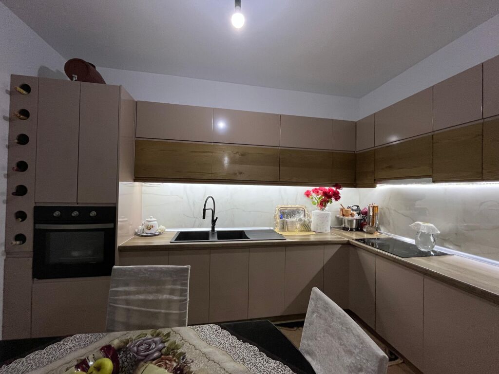 Apartament 2+1 per shitje ne Shkoze!