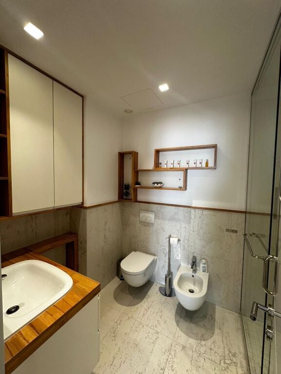 Apartament me qera 3+1+3+2 parkime