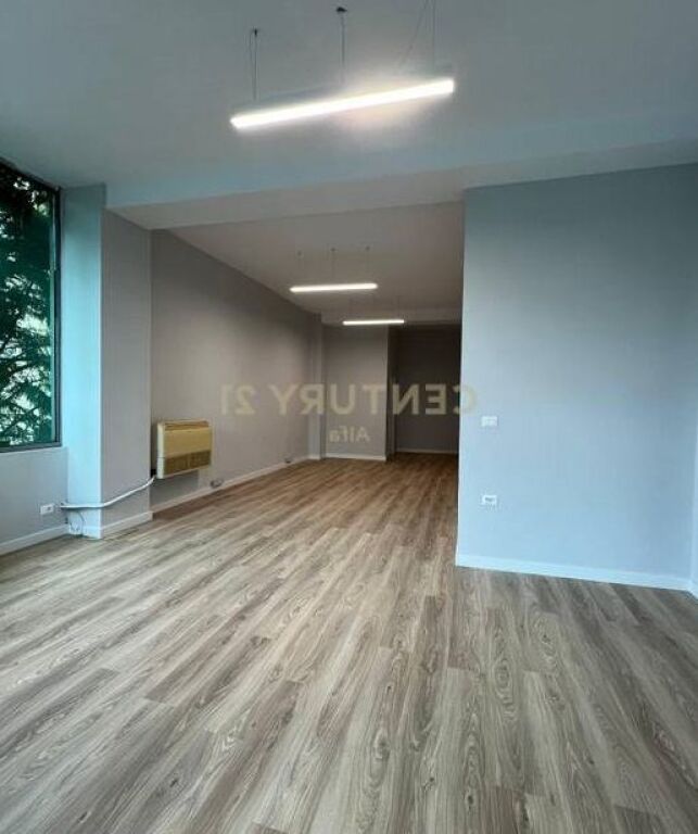 Office for rent in the Commune of Paris