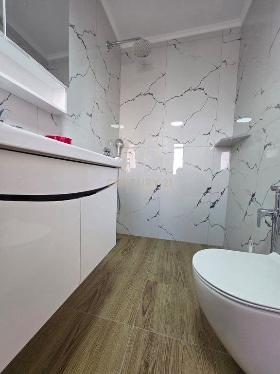 SHESIM APARTAMENT 1+1 +GARSONIERE NE MYSLYM SHYR 230,000 €