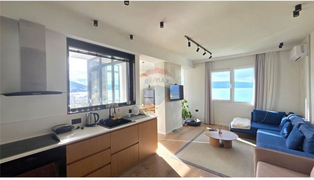 Monolocale + Appartamento 1+1 in vendita a Lungomare