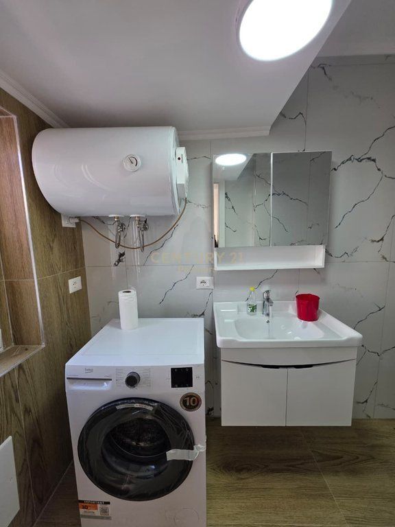 SHESIM APARTAMENT 1+1 +GARSONIERE NE MYSLYM SHYR 230,000 €