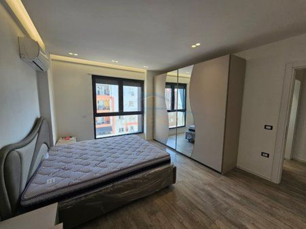 For sale, Apartment 2+1+2, Ndregjoni Complex, Jordan Misja.