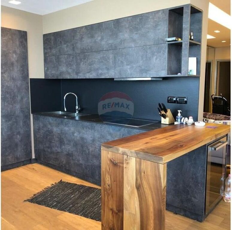 Appartamento - In Vendita - Via Dhimitër Konomi, Vlorë
