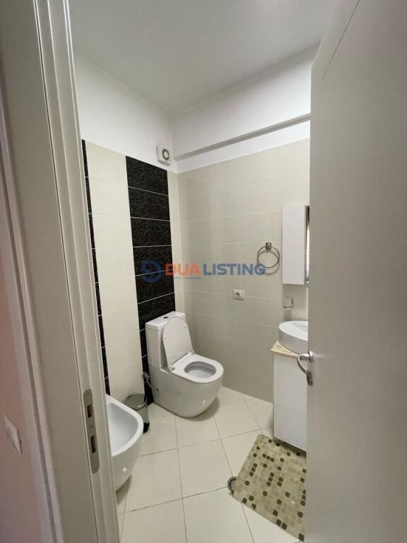 Affittiamo appartamento 3+1 + posto auto al Lago Secco! 1.400 € Complesso FZ Lago Secco Tirana