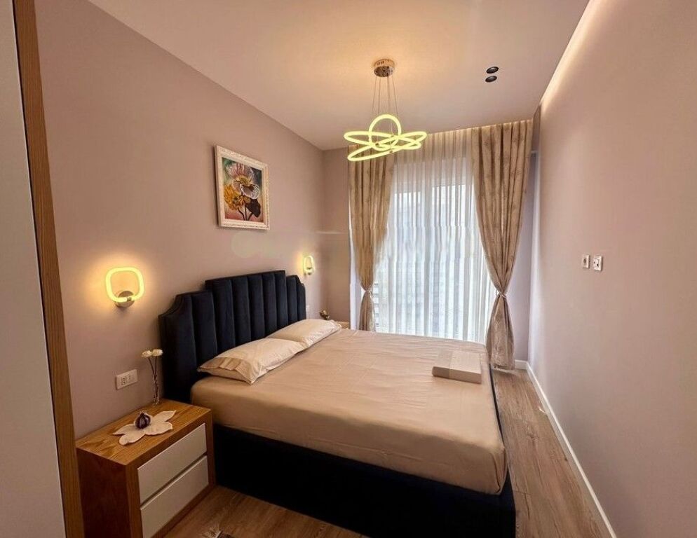 APARTAMENT LUKSOZ PER QIRA NE KOMPLEKSIN MAGNET!