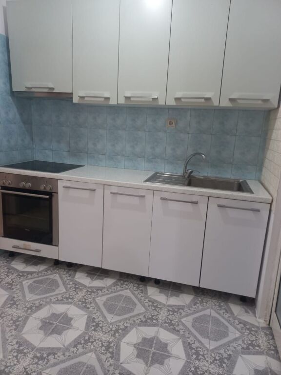 Apartament per qira tek Ish Kombinati i Mishit, Rr. Hysen Selmani, 5 maji