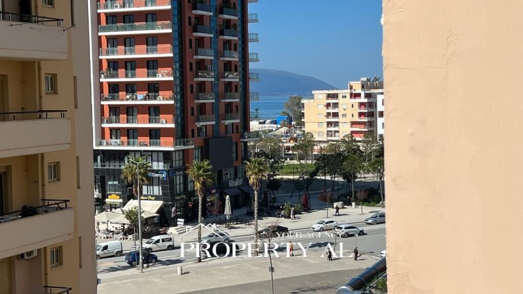 appartamento in vendita sul lungomare con vista mare