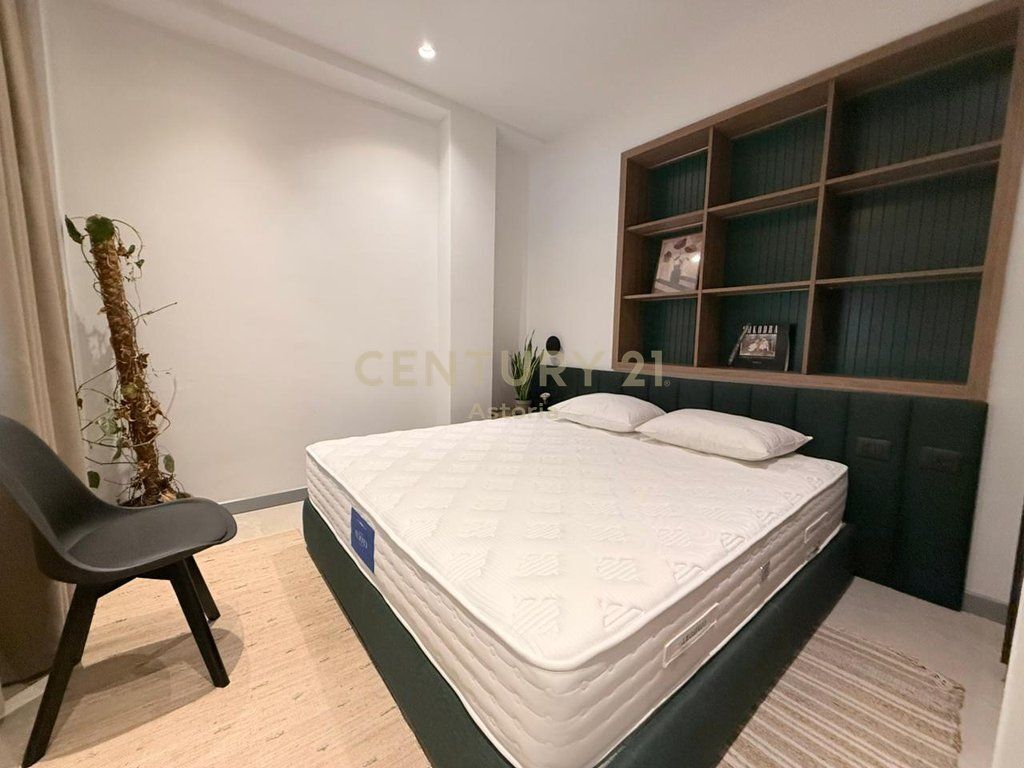 Jepet me qira apartament 1+1 në rrugën “Mihal Grameno”.