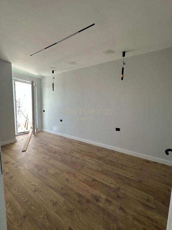 Appartamento 1+1 con vista mare in vendita a Qerret, Durazzo