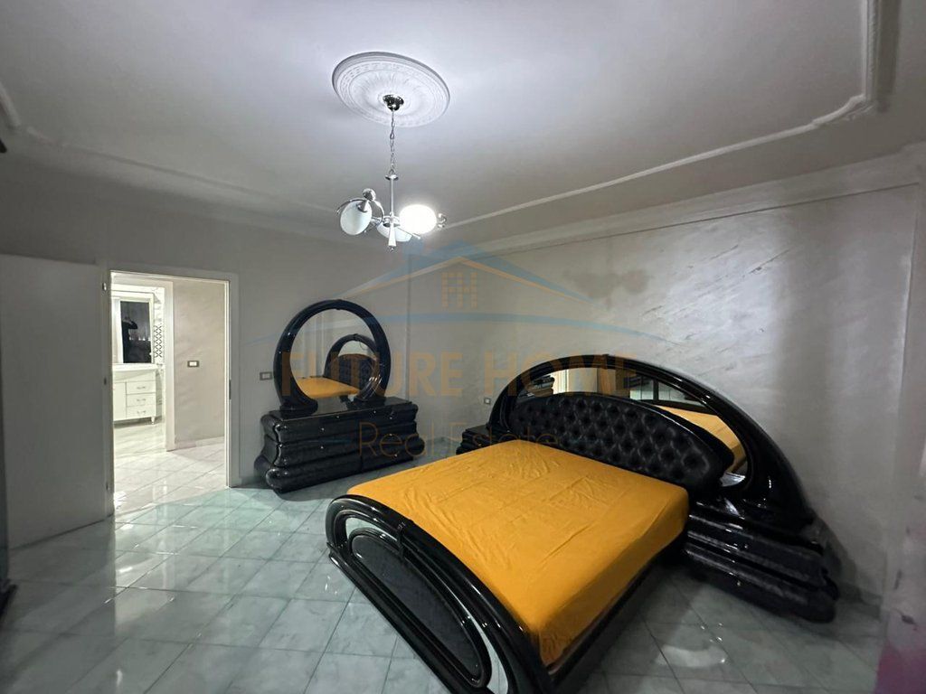 Shitet apartament 2+1+2 Laprak