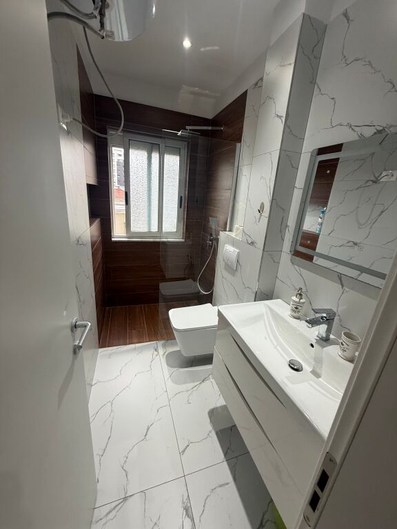 Apartament /garsoniere me qera tek mine peza 500 euro