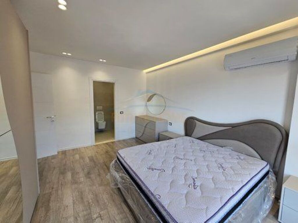 For sale, Apartment 2+1+2, Ndregjoni Complex, Jordan Misja.