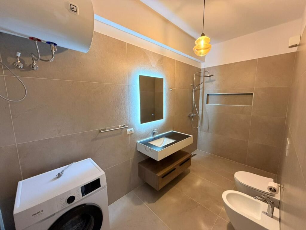 📣 QERA SUPER Apartament 1+1 📍 Xhamllik ✨ 💶 Cmimi 55.000 Leke/Muaj