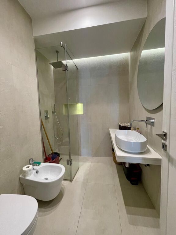 Apartament 2+1+ 2 tualete me qera tek Ambasador 3