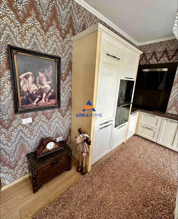 JEPET DUPLEX ME QERA "TE LIQENI I THATE" 1200 EURO (ME POST PARKIMI)