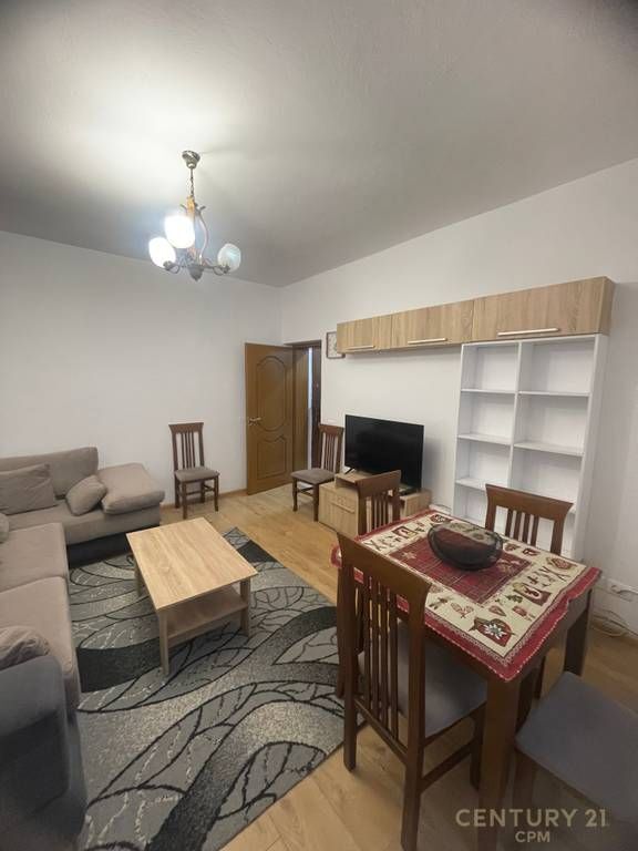 For rent 1+1 at Pazari i Ri, near Optika Roma 600 € /Month
