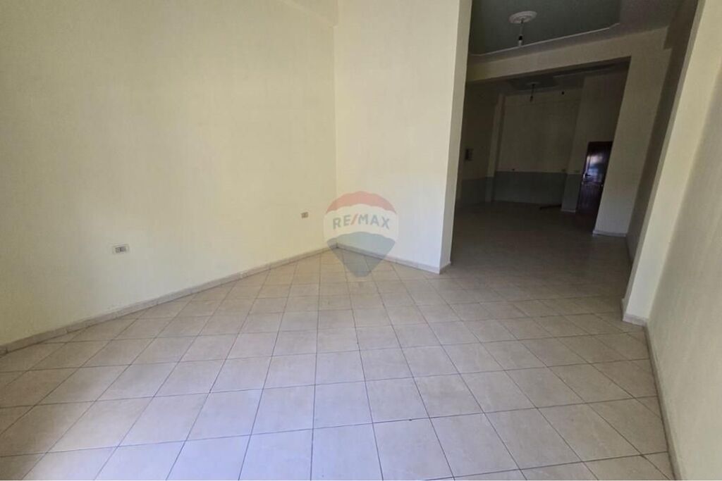 🏪✨ SHOP FOR SALE – GJERGJ KASTRIOTI STREET, VLORA ✨🏪