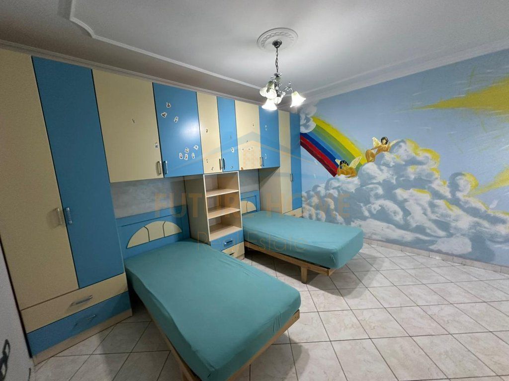 Shitet apartament 2+1+2 Laprak