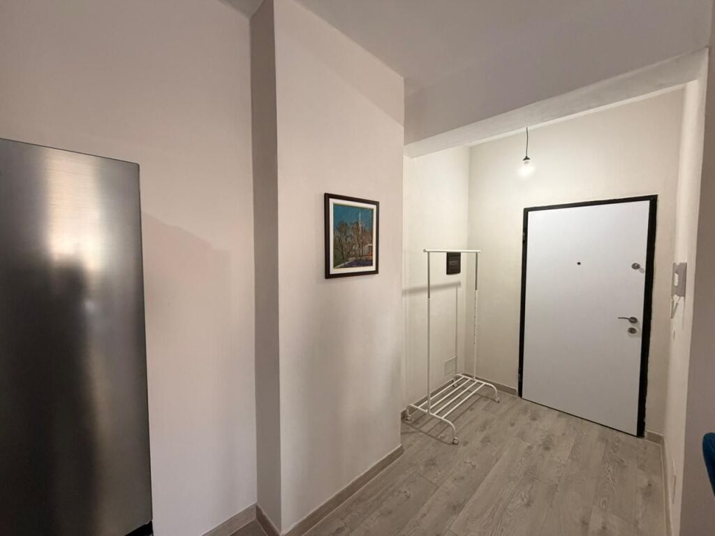 📣 QERA SUPER Apartament 1+1 📍 Xhamllik ✨ 💶 Cmimi 55.000 Leke/Muaj