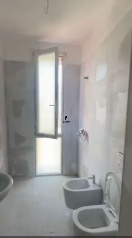 OFFICE FOR RENT 148 M2 DIBRA STREET 90,000 LEKE