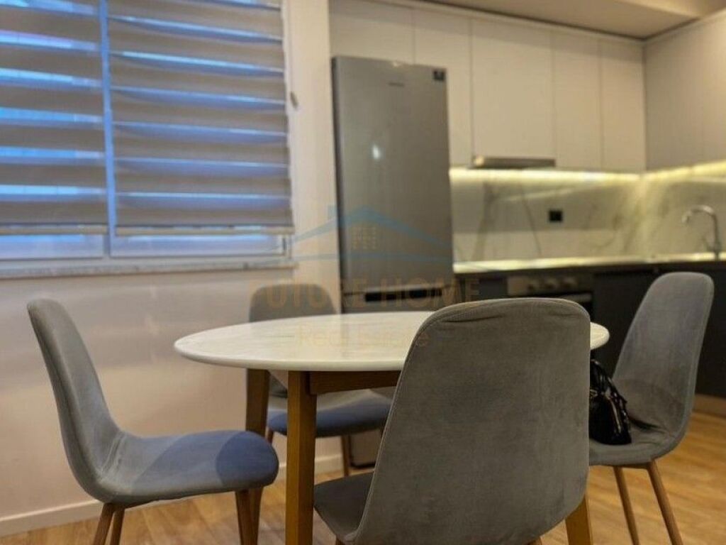 In vendita, Appartamento 2+1, Via Mine Peza, Tirana.