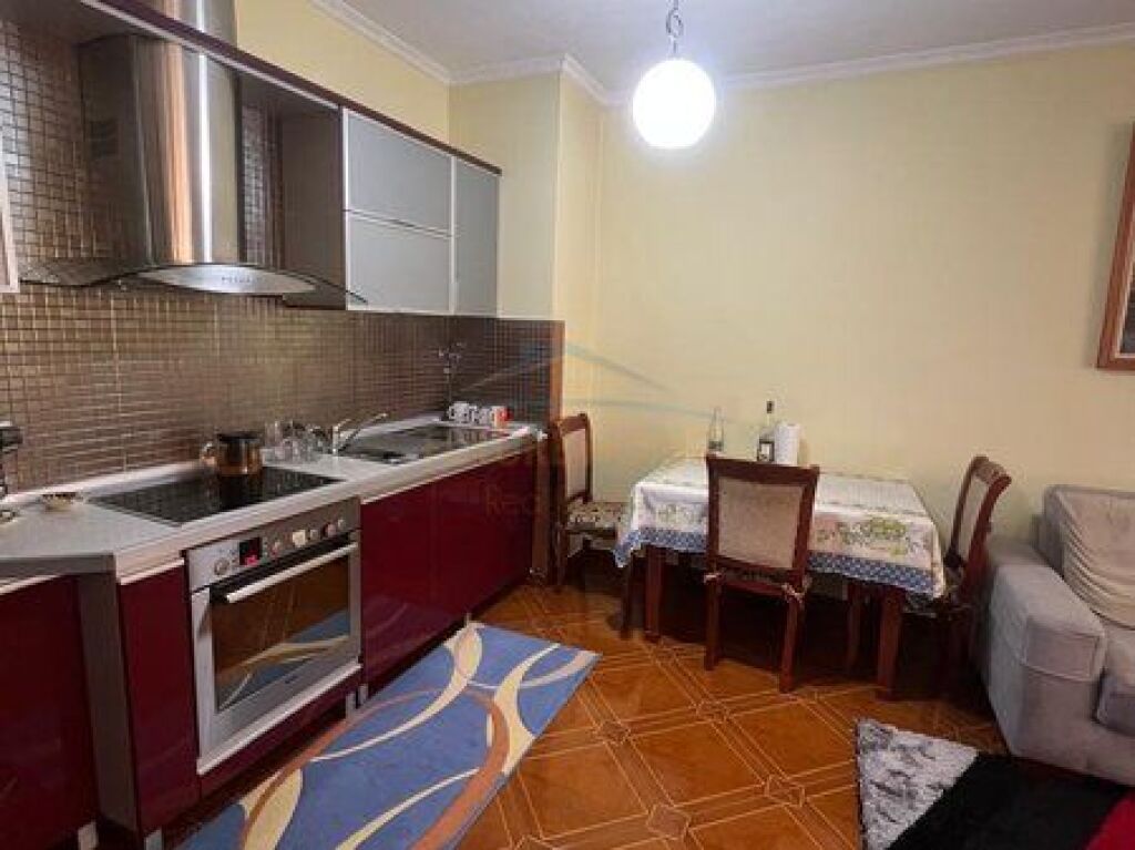 In vendita, Appartamento 2+1, Comune di Parigi, Tirana