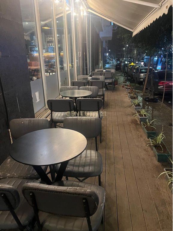 Fresku - AFFITTASI Bar/Ristorante 155m2 in via "Muhamet Deliu"