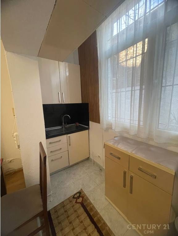 For rent 1+1 at Pazari i Ri, near Optika Roma 600 € /Month