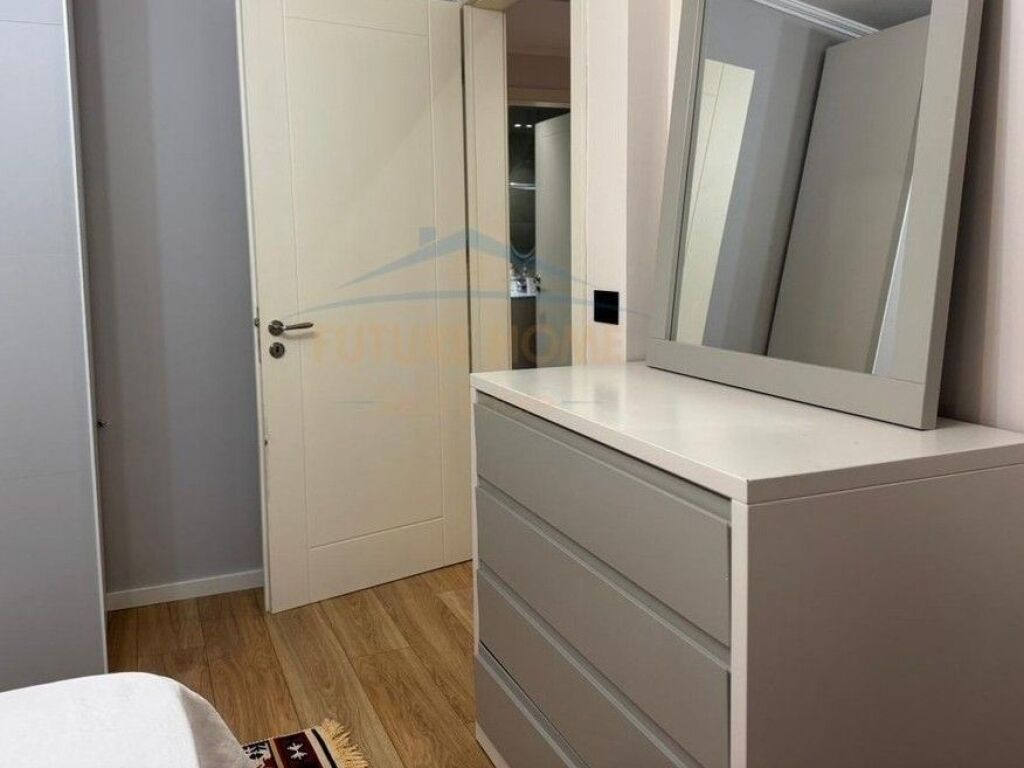 In vendita, Appartamento 2+1, Via Mine Peza, Tirana.