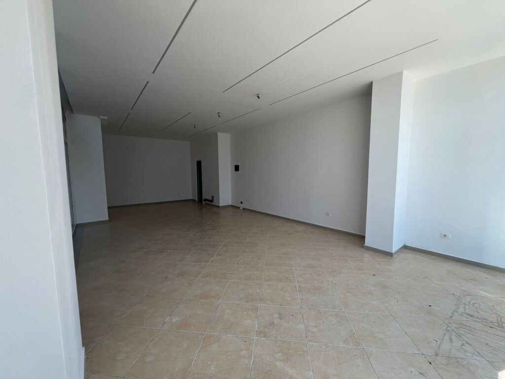 Negozio in Affitto a Kamez (ID BD21861) Tirana