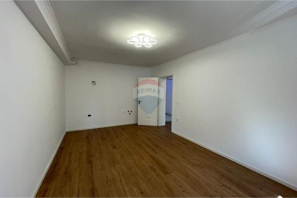 Shesim Apartament 1+1, Myslym Shyri