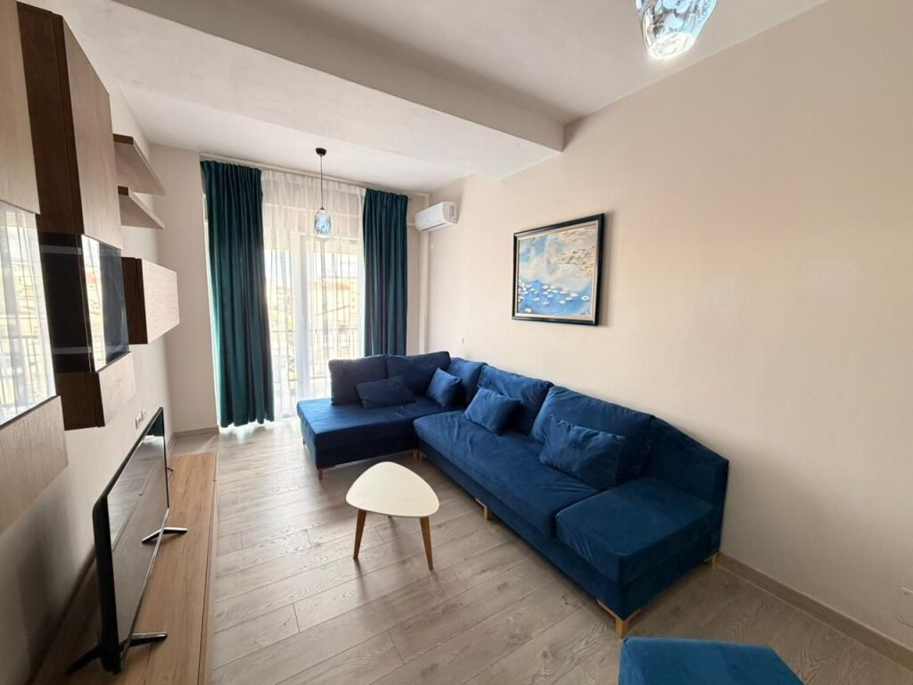 📣 QERA SUPER Apartament 1+1 📍 Xhamllik ✨ 💶 Cmimi 55.000 Leke/Muaj