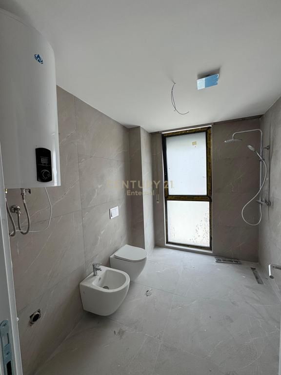 Apartament 2+1 në shitje tek kompleksi Akses Tirana