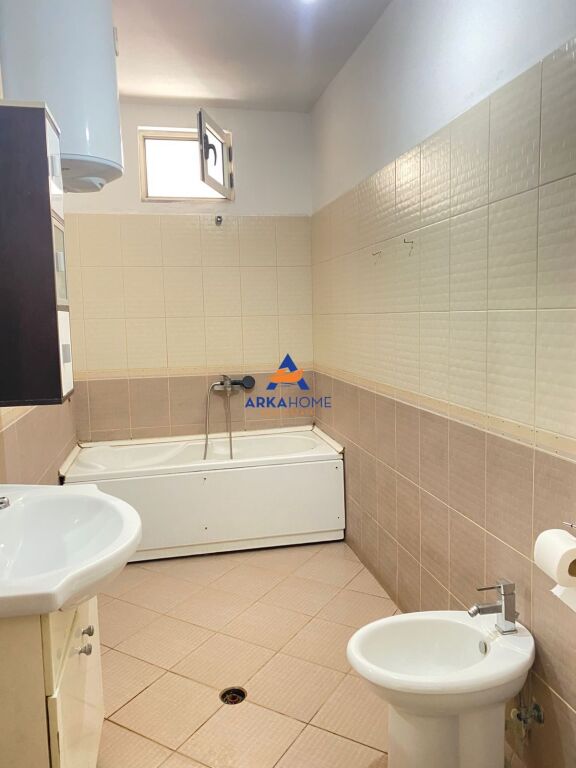 VENDESI APPARTAMENTO 2+1+2+VERANDA "TE UNAZA E RE" 1900000 LEKE