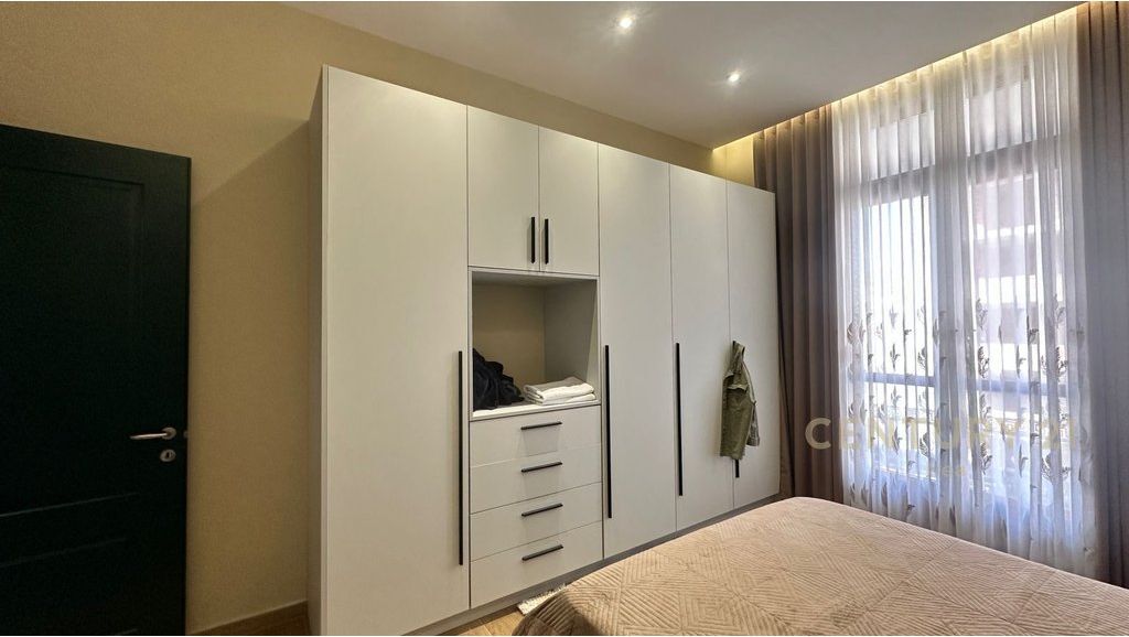 Apartament 2+1+2 me qira tek Kopshti Botanik!