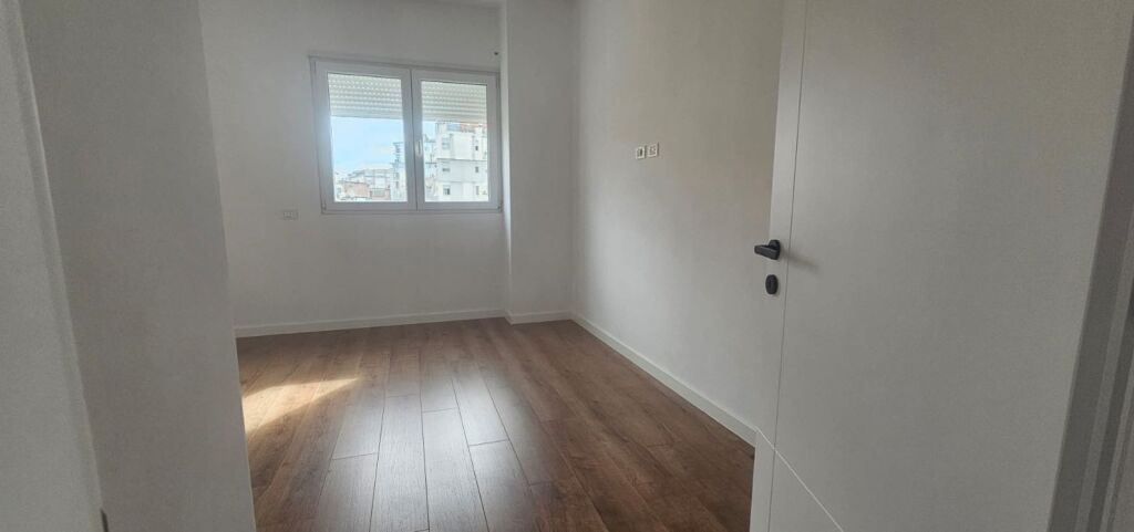 Apartament per shitje 3+1+2 - Pazari i Ri