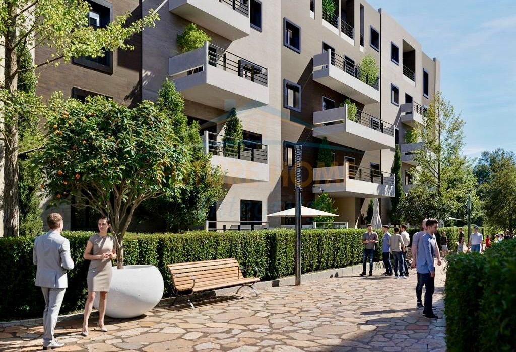 🌿 1+1 with Super View of "Kodra e Liqenit" – Smart Investment in Paskuqan! 🌅