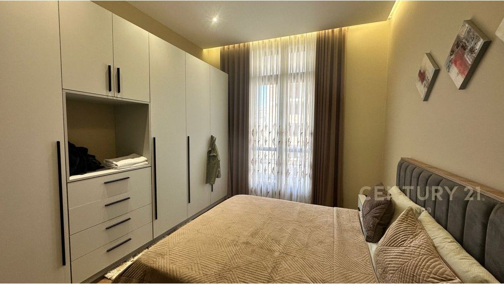 Apartament 2+1+2 me qira tek Kopshti Botanik!