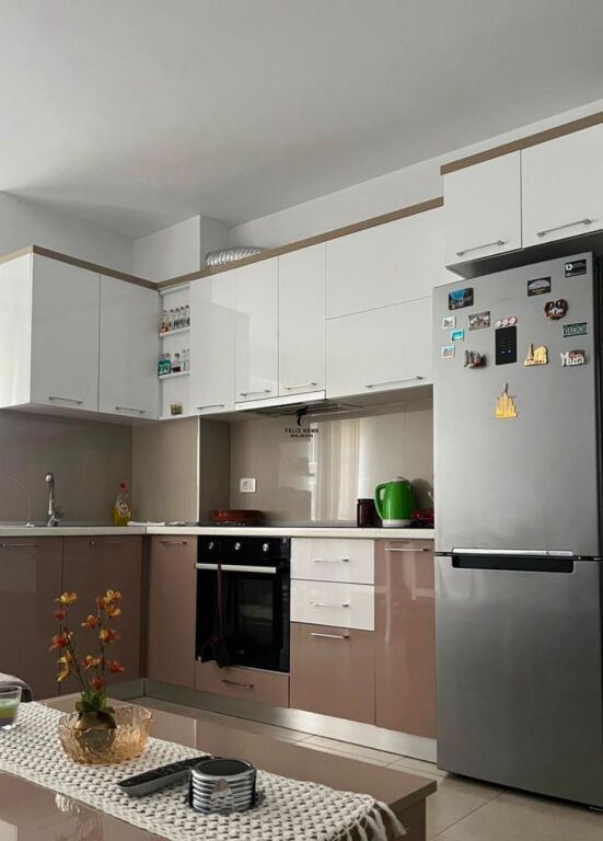 APARTAMENT ME QERA 1+1 21 DHJETORI 60.000 LEKE FH-67916
